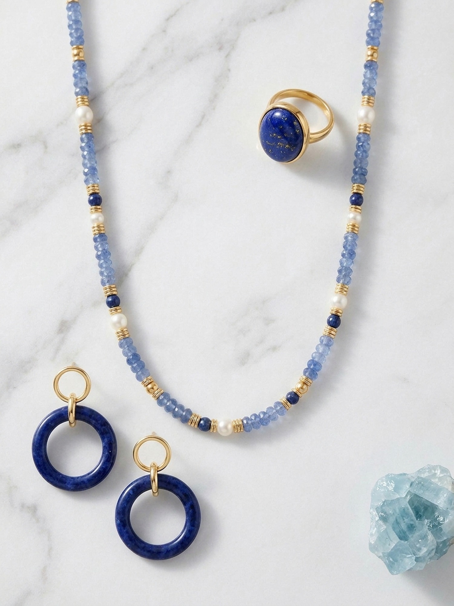NemoMatheo Blue Edit Flatlay — Sodalith Lapislazuli Naturstein Schmuck